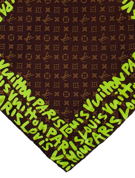 lv bandana